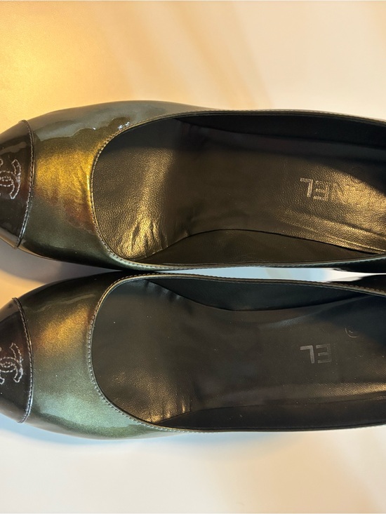 CHANEL Shoes - Chanel Green & Black Pumps